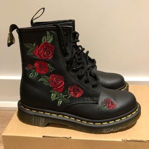 BRAND NEW IN BOX DOC MARTENS UK3 US5 Womens